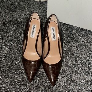 dark brown crocodile pointed heels, Steve Madden, Size 7.5, worn once